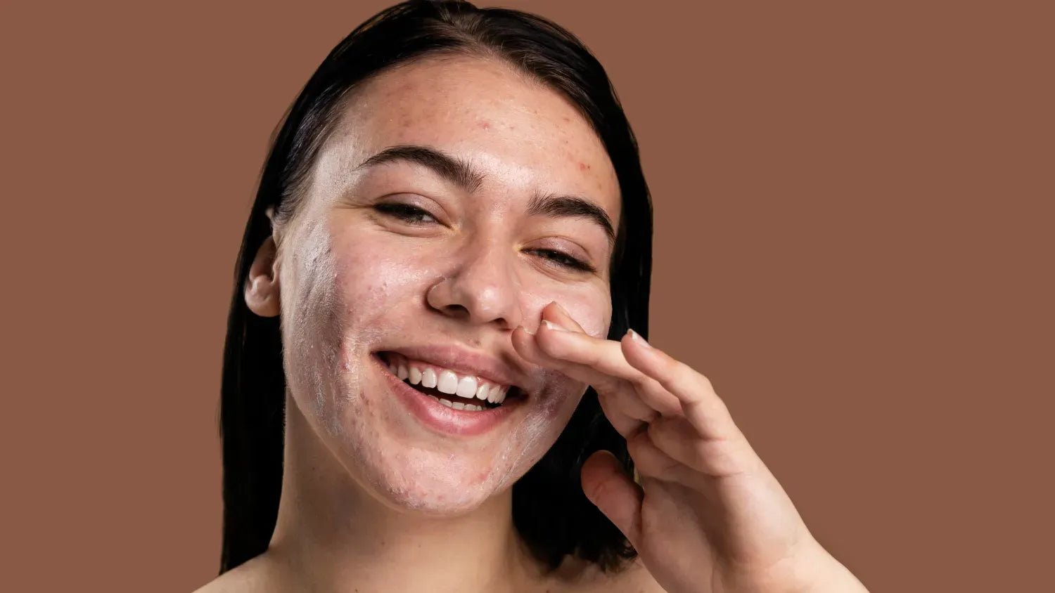 Optimal daily skincare regimen to manage acne for AM and PM routines