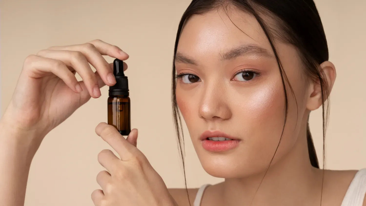 Powerful Duo: Retinol & Peptides for Radiant, Melanin-Rich Skin