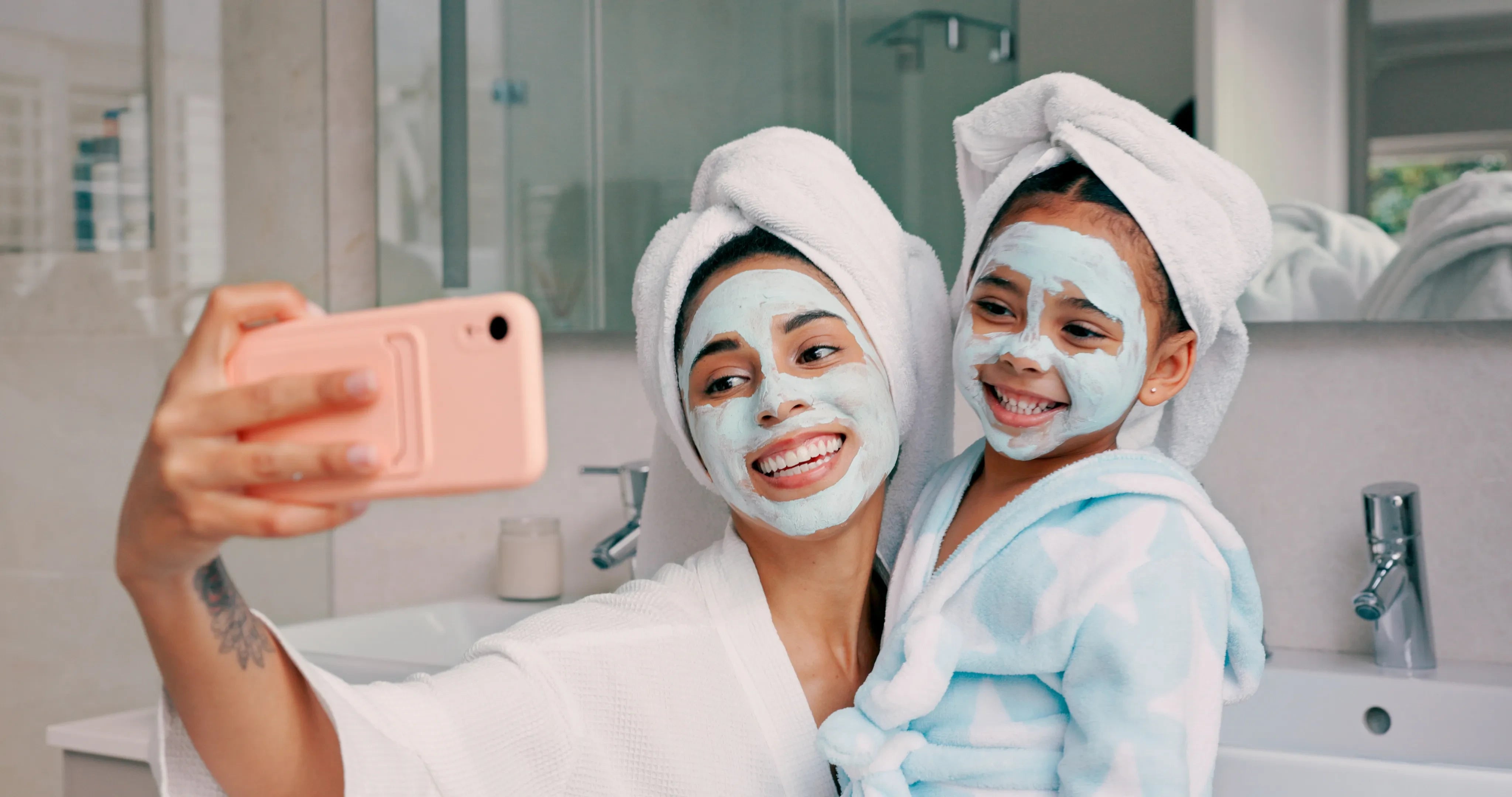 Nurturing Connection: The Perfect Mother's Day Gift - A Skincare Bonding Ritual