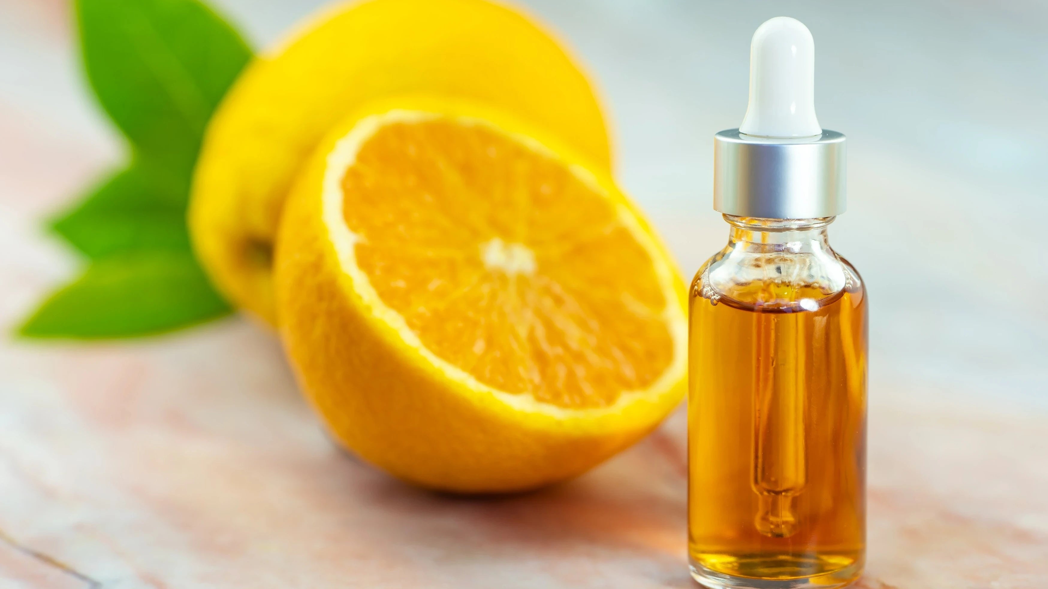 Enhanced Skincare: Synergistic Effects of Retinol Serum and Vitamin C