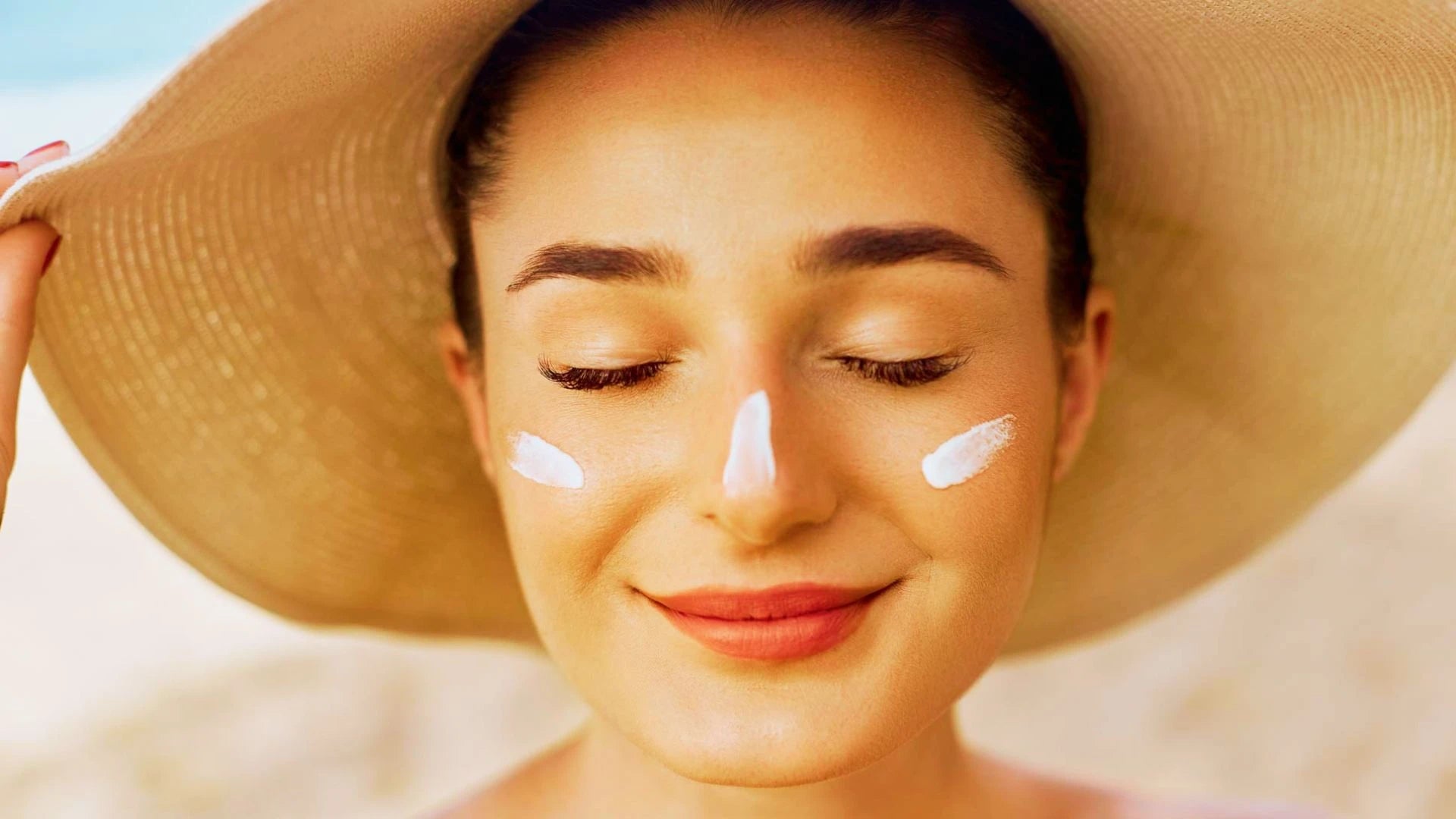 177000_BestSunscreenRecommendedByDermatologistsinIndia.webp 