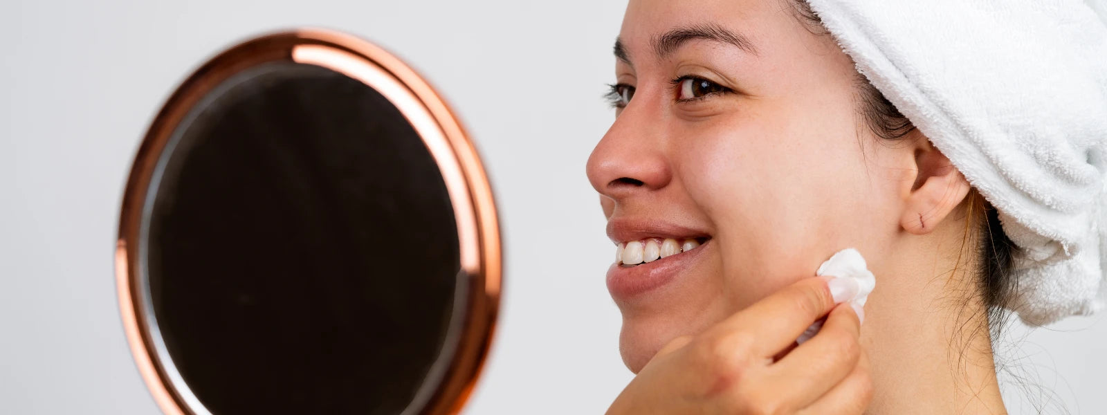Daily Skincare for Melasma Control (1).webp 
