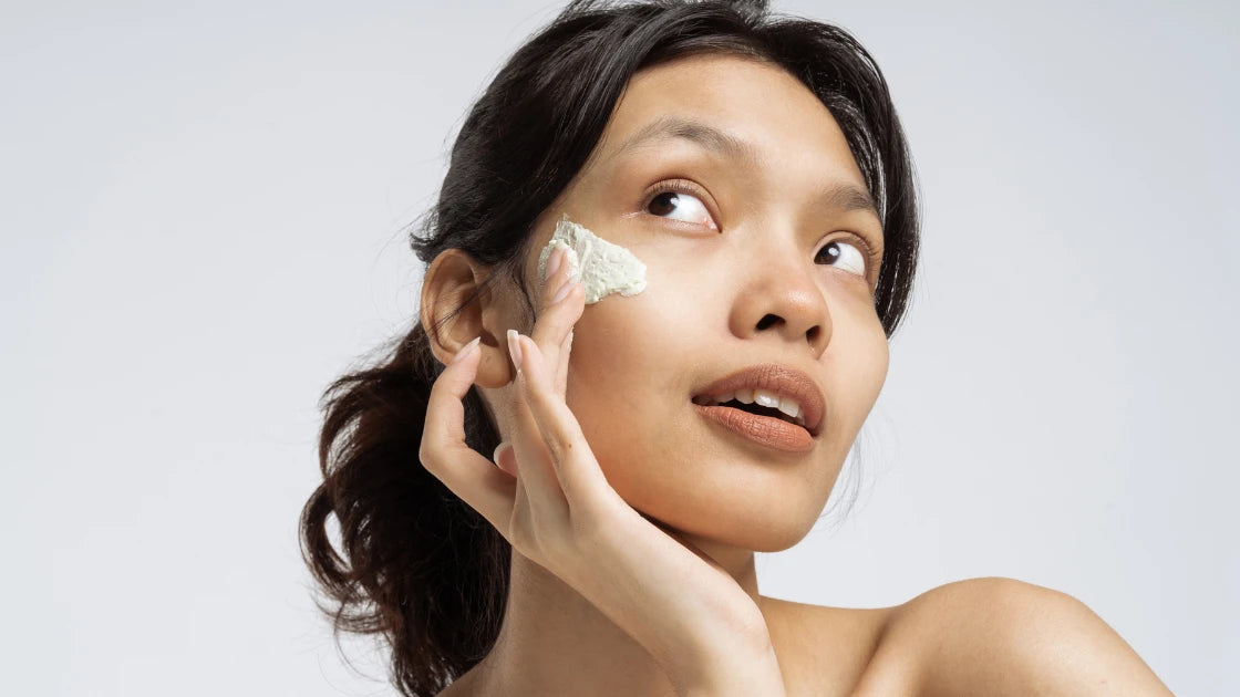 Ceramides vs Peptides: Understanding Their Skin Benefits & Your Pick 