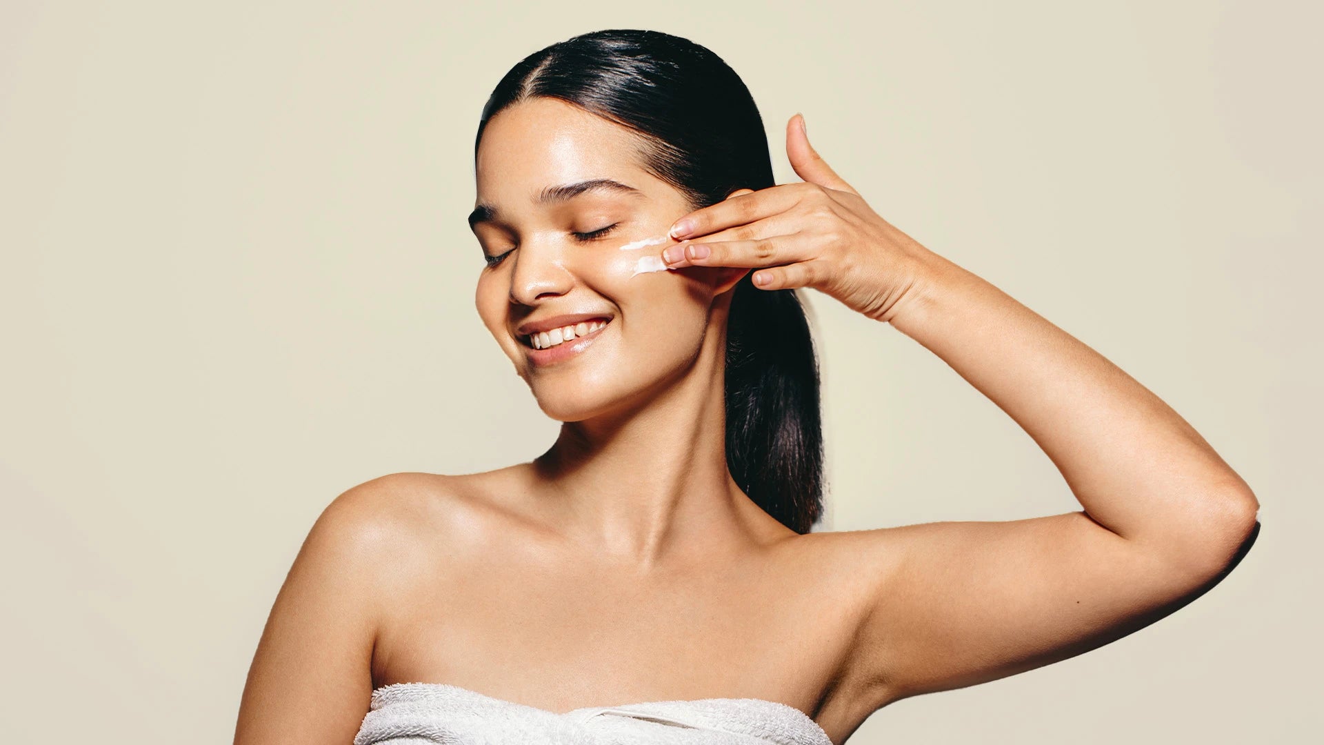 How to Choose the Best Glowing Skin Products 