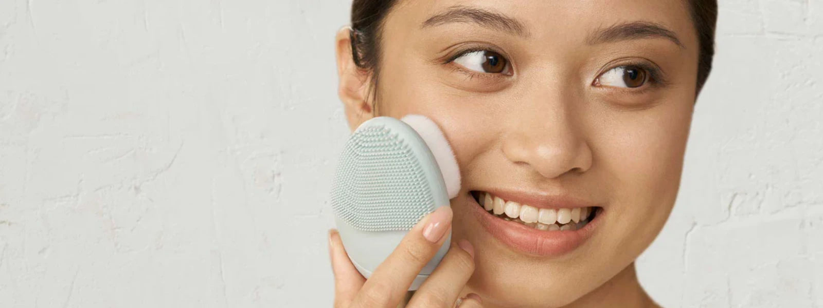 How to Safely Exfoliate Combination Skin 
