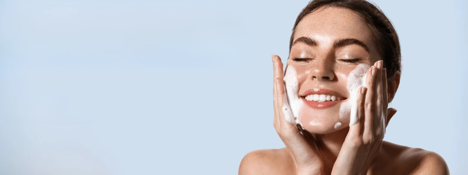 Skincare for Redness Prone: Anti-Redness Serum vs. Soothing Moisturizer 