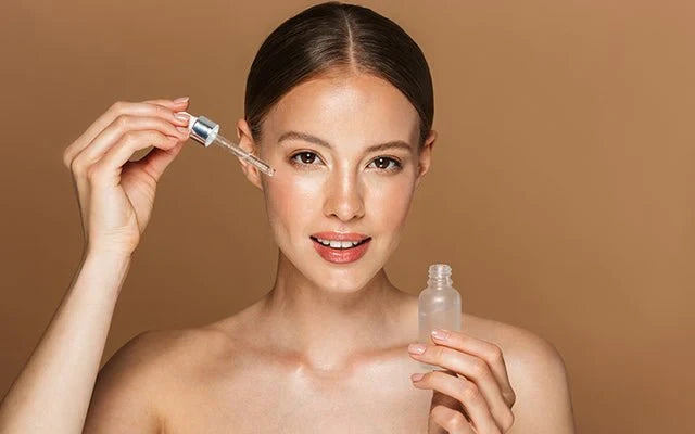 Niacinamide serum improving pore appearance for smoother skin. 
