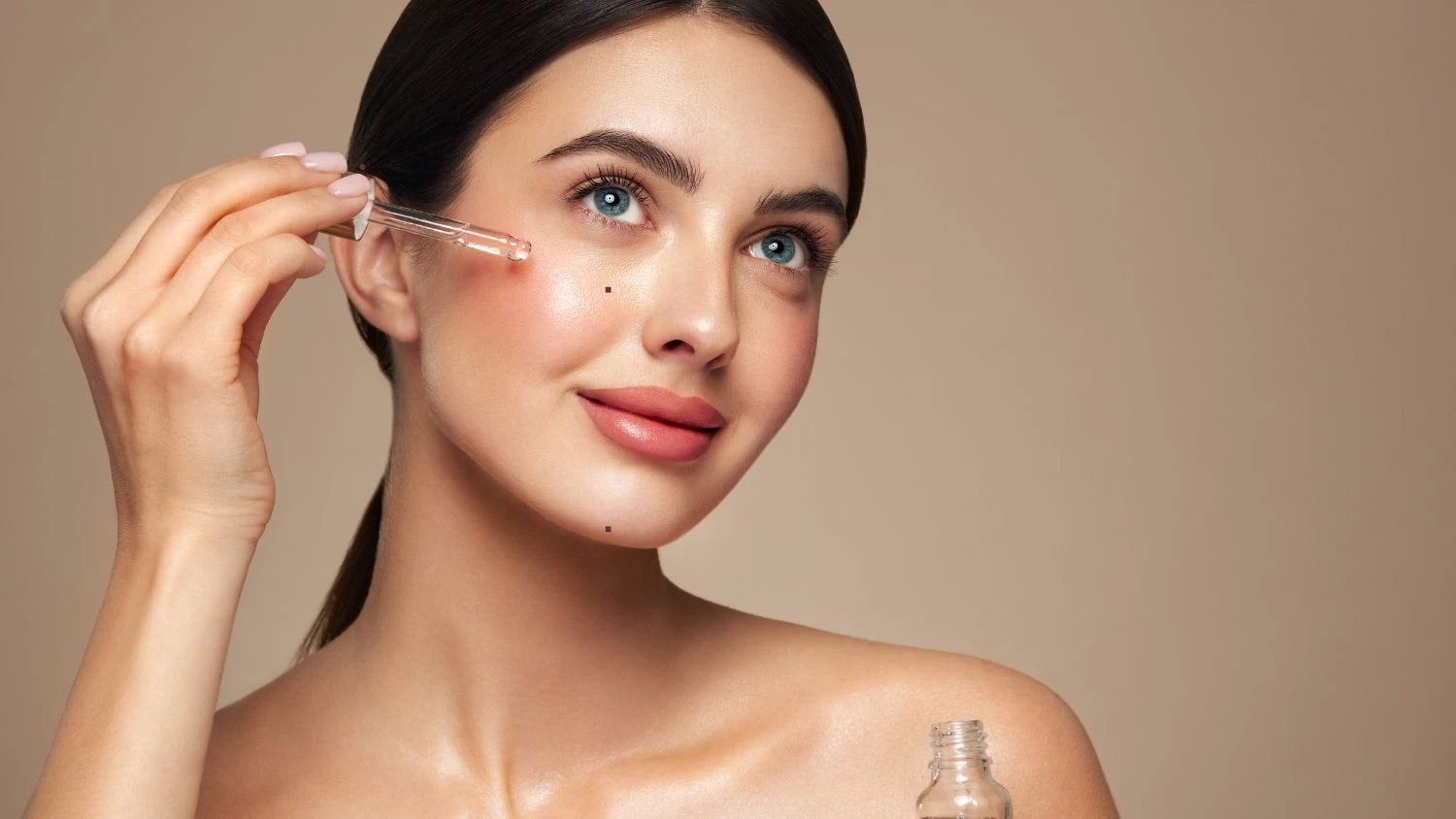 What Is Face Serum? Your Complete Skincare Guide 