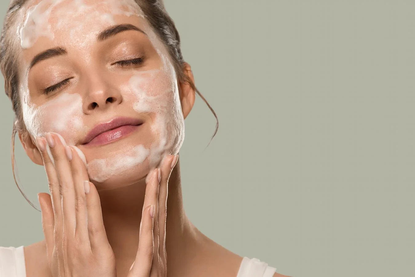 what-is-the-best-cleanser-for-combination-skin.webp 